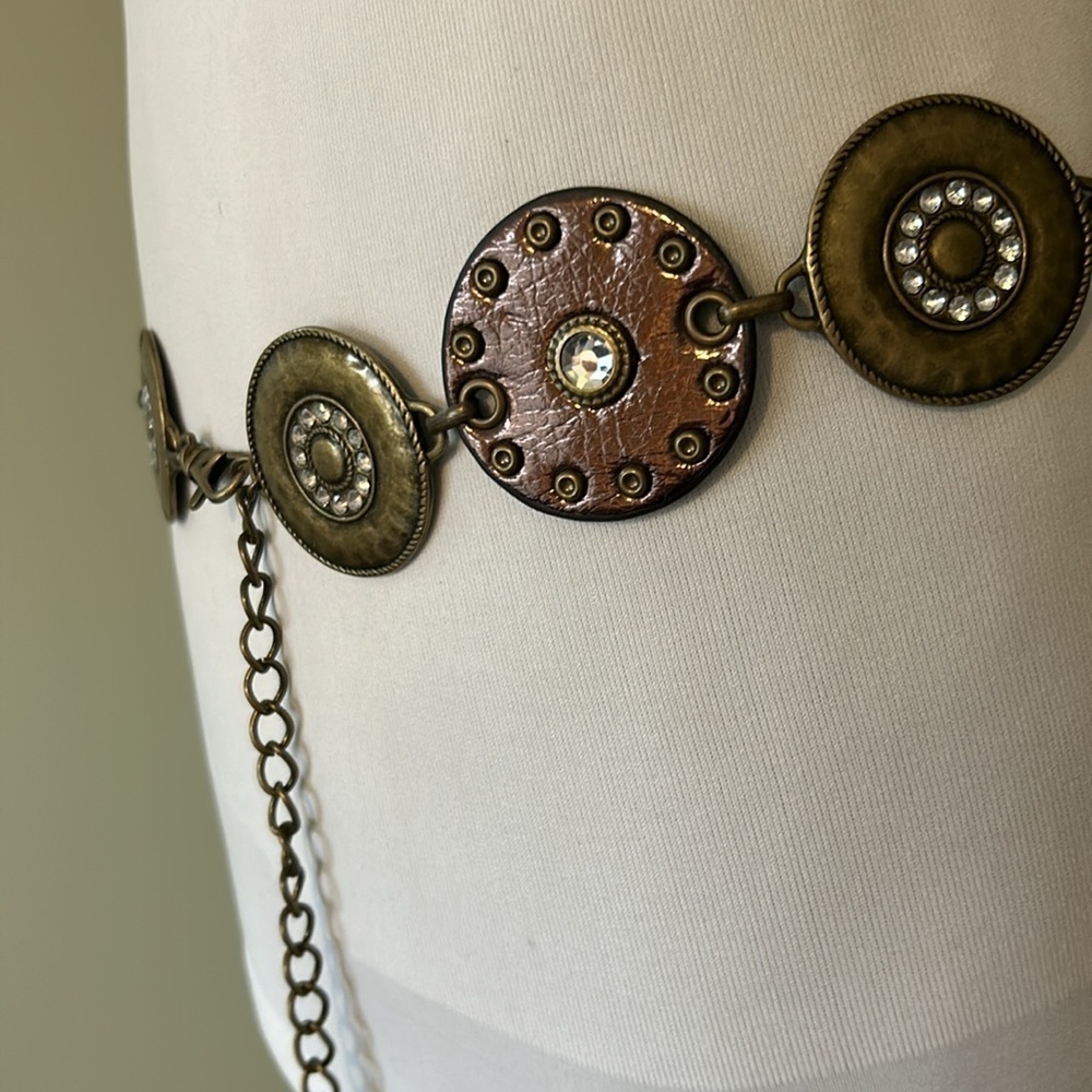 Mixed media belt leather and metal discs lobster clasp 43” adjustable lengths - Picture 7 of 12